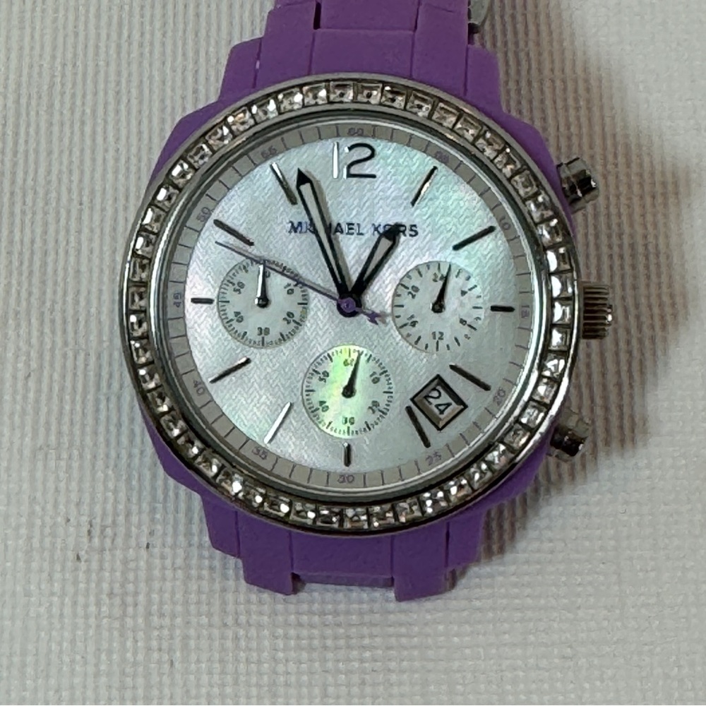 Michael Kors Chronograph Watch Purple Pave Crystal MK-5220 Needs Battery - Picture 4 of 11